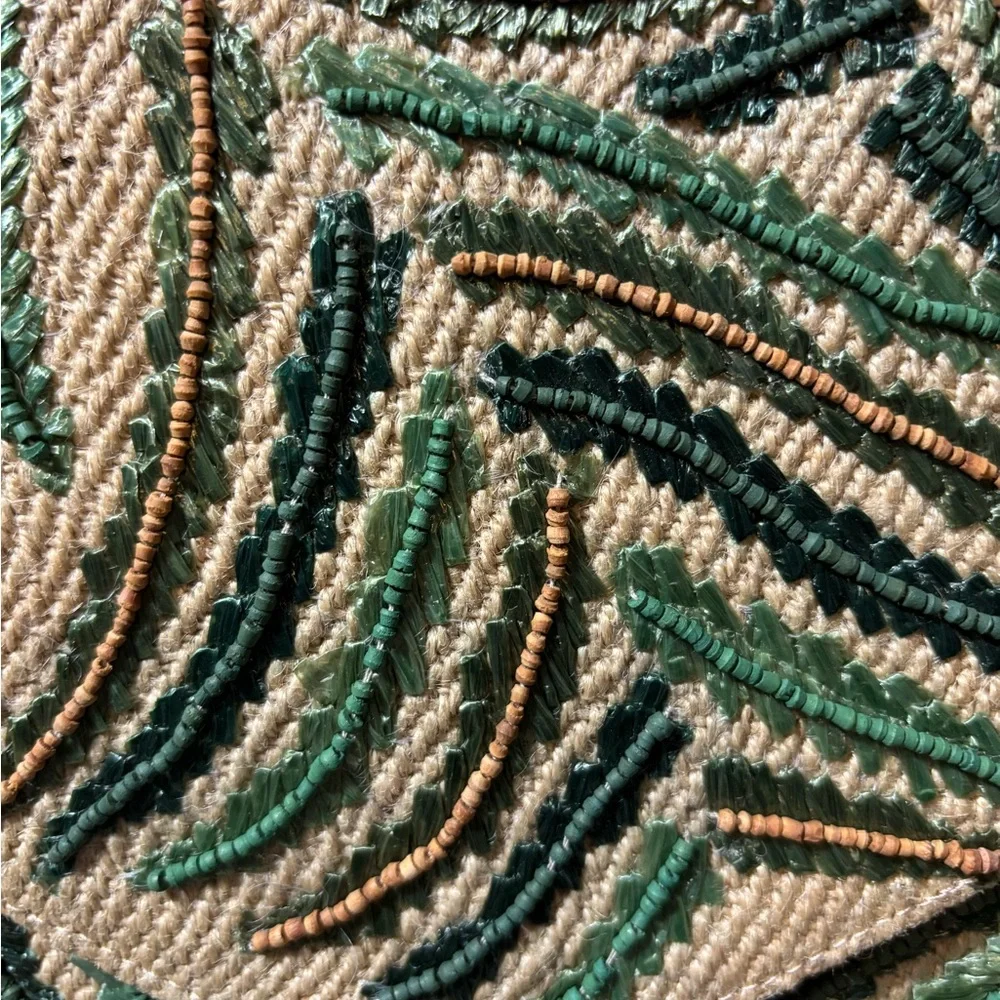 Chicos NWT Embroidered Leaf Clutch bag w/ Detachable Strap Retails $90 - Picture 3 of 7